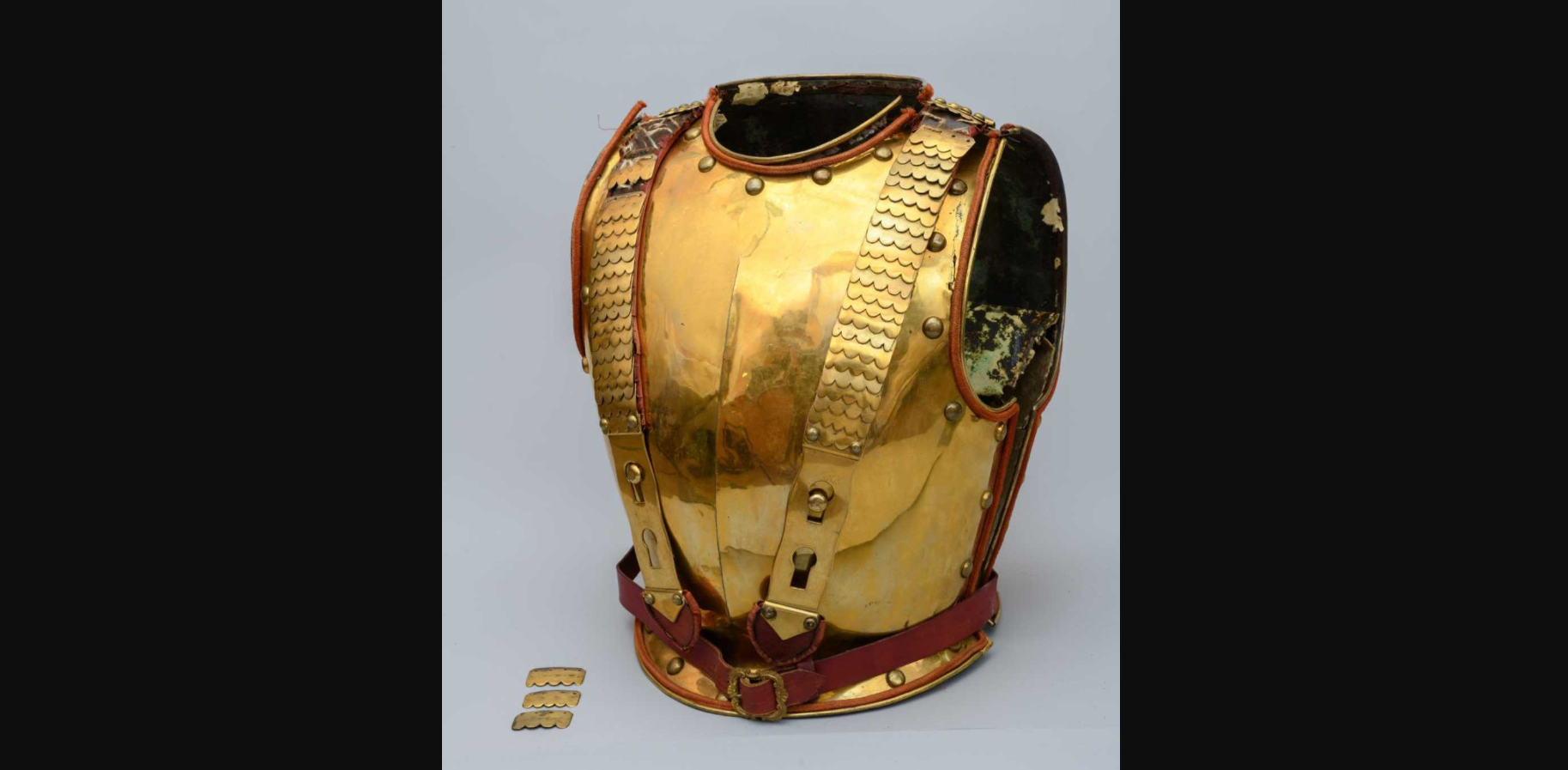 Гвардейская позолоченная кираса