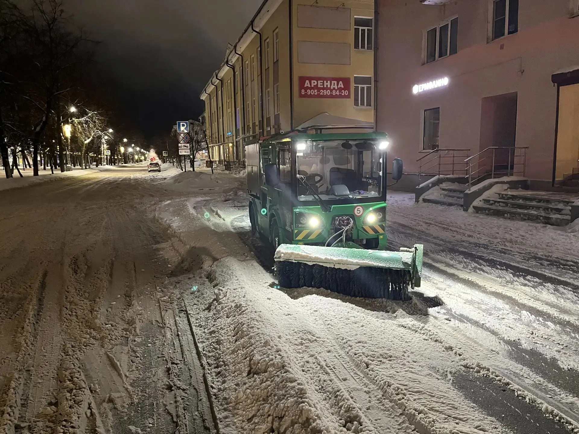 Уборка снега на улицах города