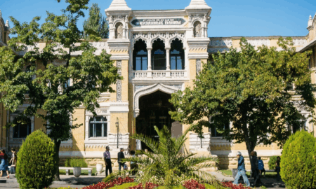 Здание нарзанных ванн в Кисловодске