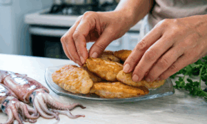 Котлеты из кальмара