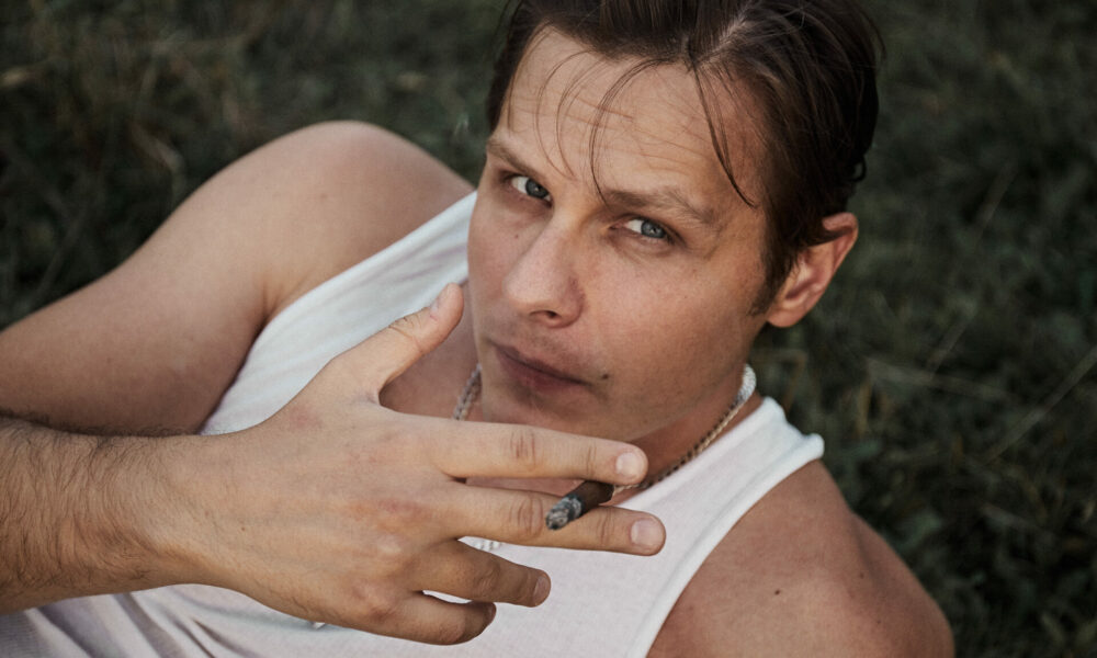 Актёр сериалов «Чикатило» и «Фишер» Сергей Шароватов