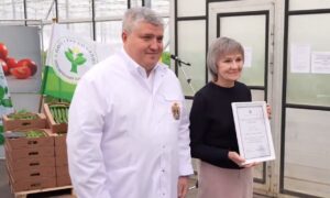 Губернатор Новгородской области поздравил женщин