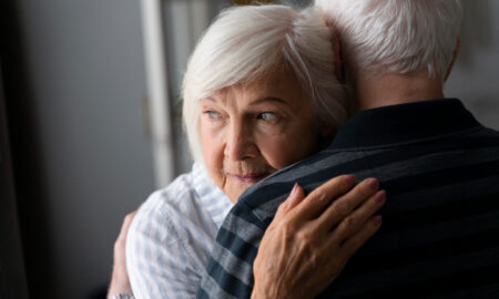 Пожилая пара.