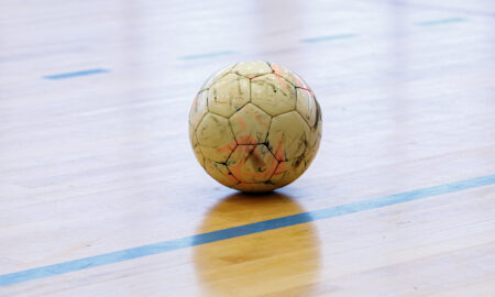 Футбольный мяч