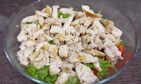 салат с курицей