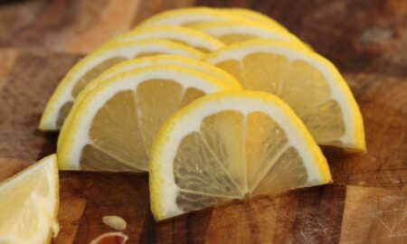 нарезанный лимон