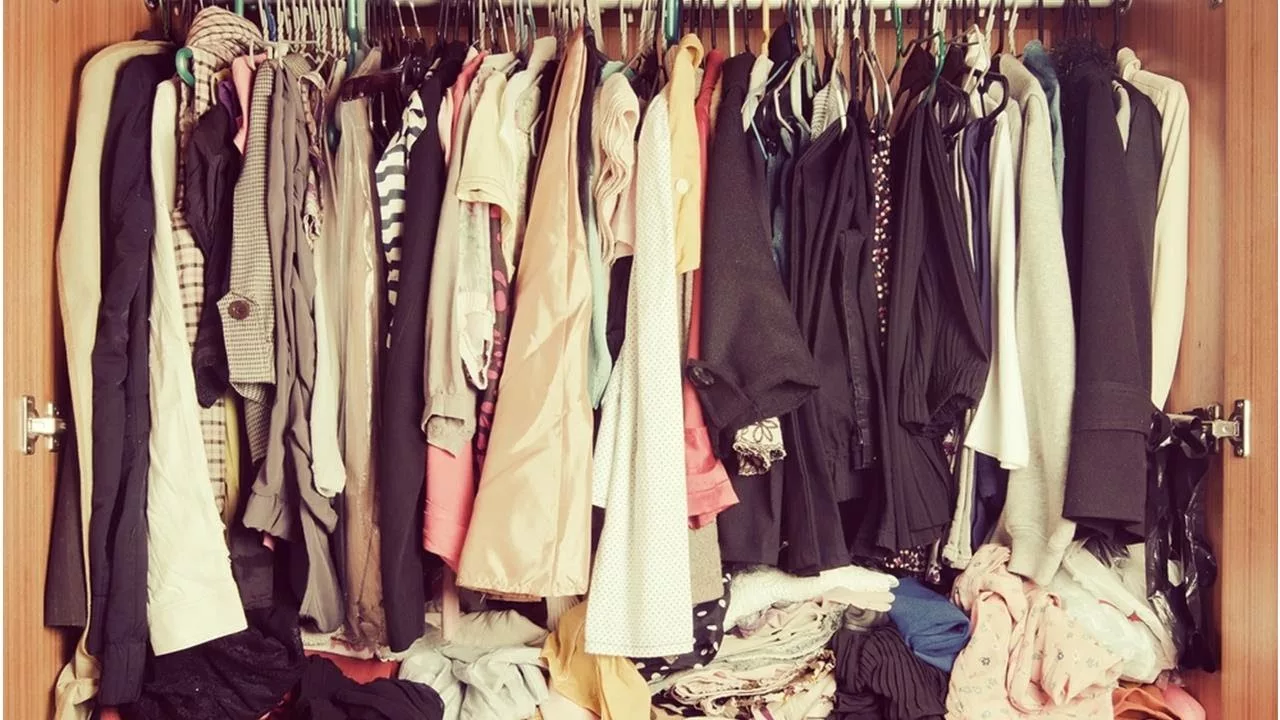 шкаф с одеждой