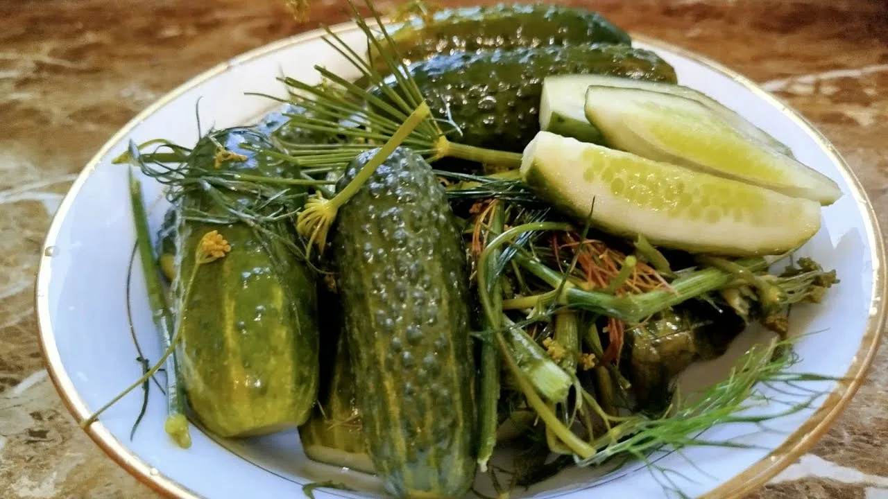 Малосольные огурцы