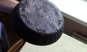 нагар на сковороде