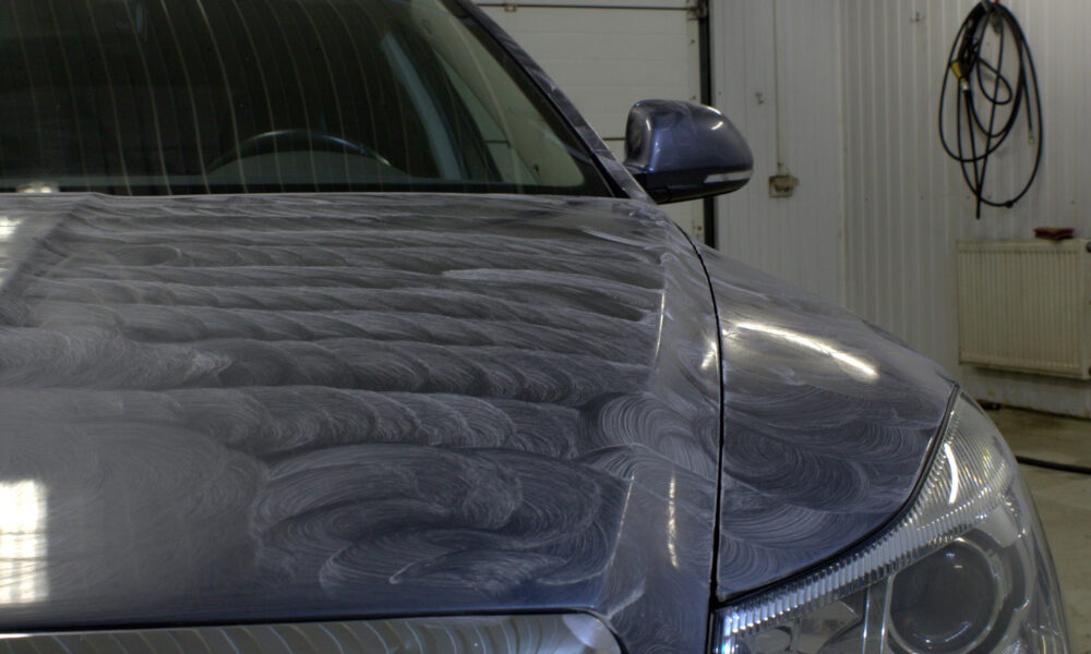 Покрытие воском автомобиля