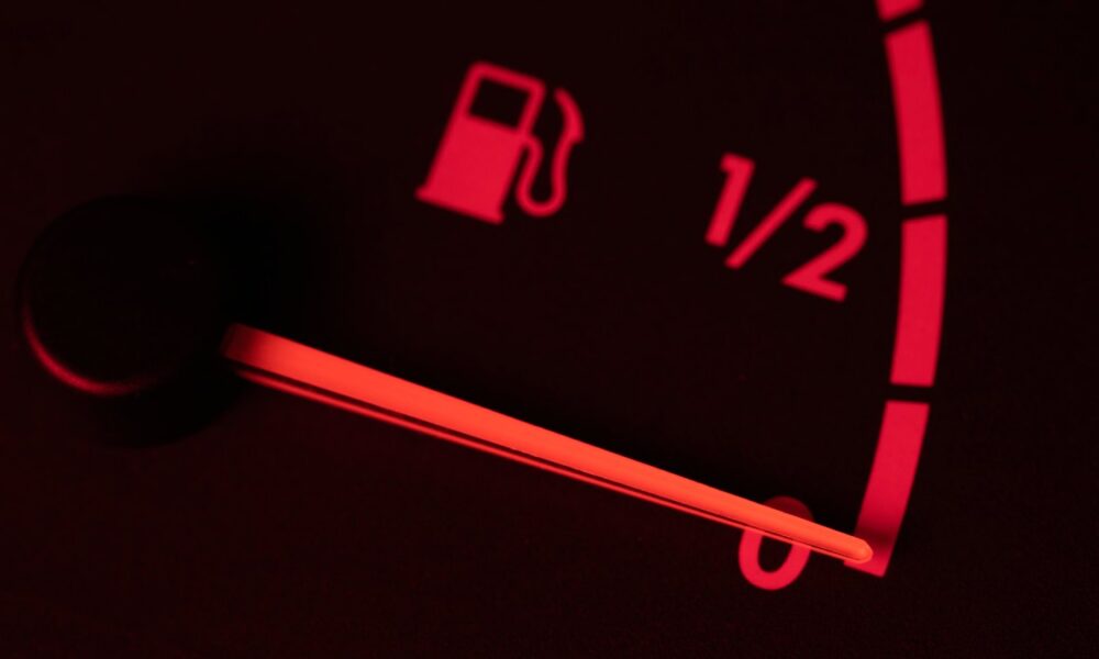 лампочка уровня топлива