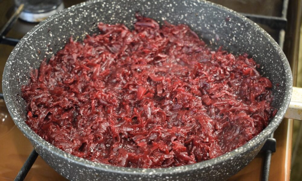 тушеная свекла