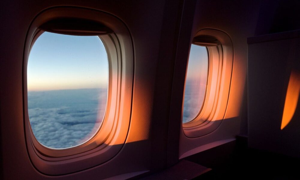 иллюминатор самолёта
