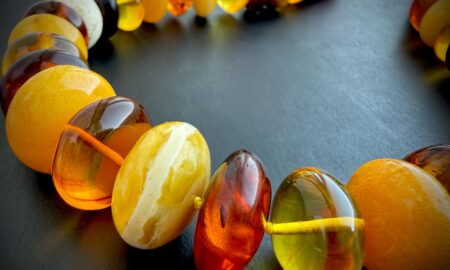 бусы из натурального янтаря