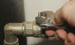 заклинивший шаровой кран