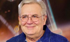 Юрий Стоянов