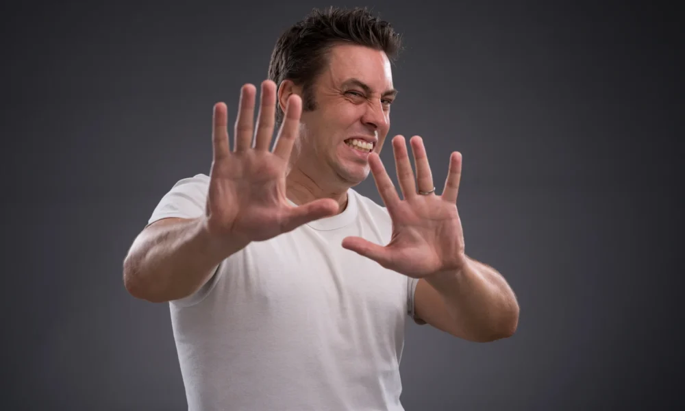 брезгливый мужчина