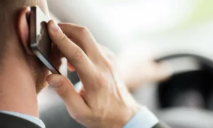 разговор по телефону