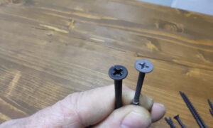 чёрные саморезы