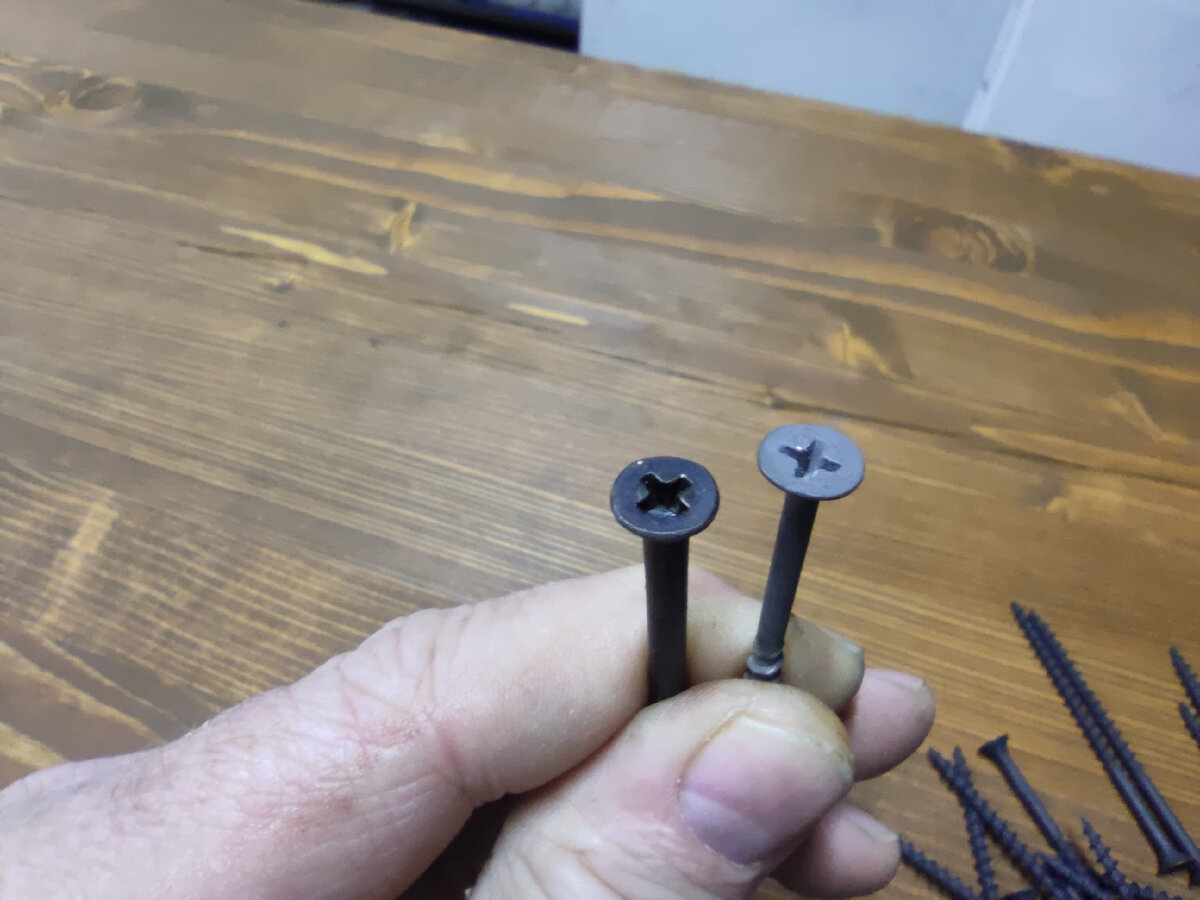 чёрные саморезы