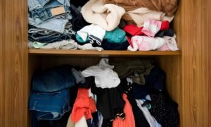 шкаф с вещами