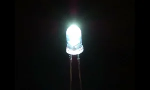 Белый свет светодиода