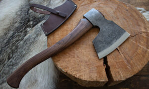 Топор ручной работы