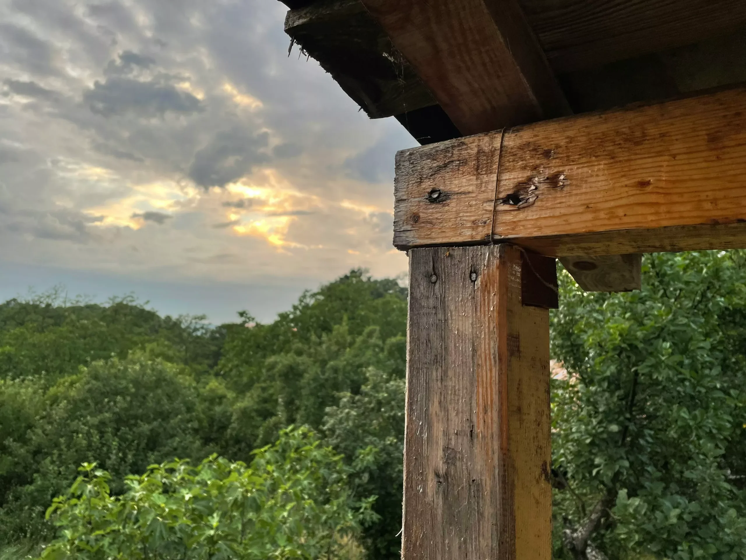 Деревяная балка