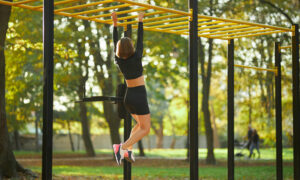 спортивная площадка уличная тренировка