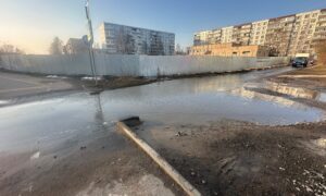 Лужа в Великом Новгороде