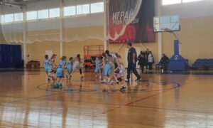 Юные баскетболистки