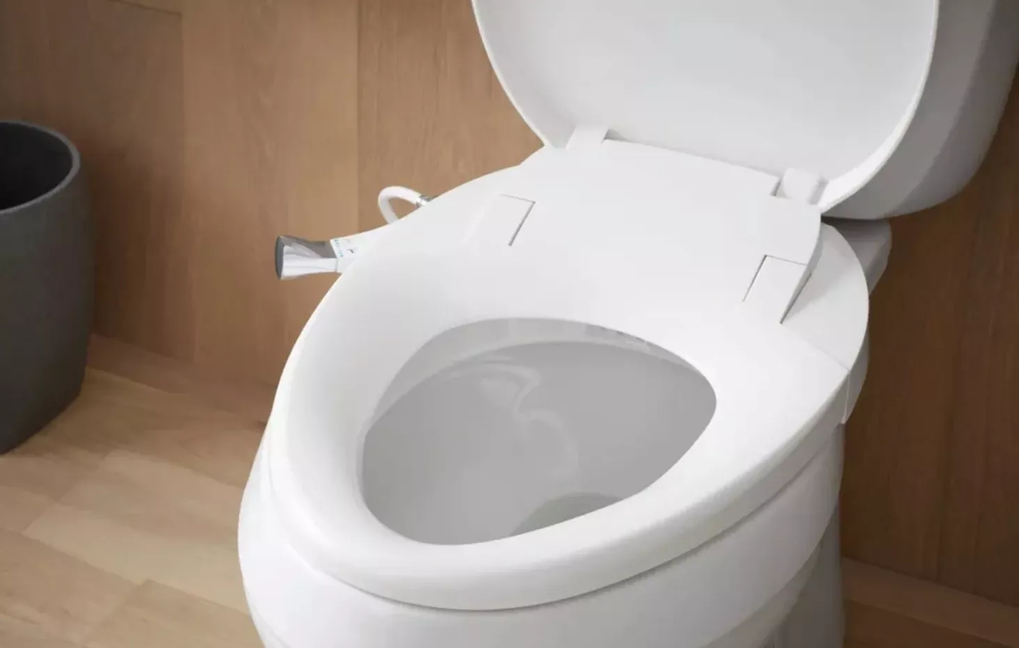 Унитаз в туалете