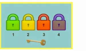 Разноцветные замки и ключ