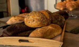 Разновидности хлеба на столе