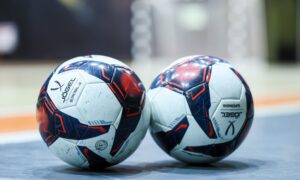 Футбольные мячи