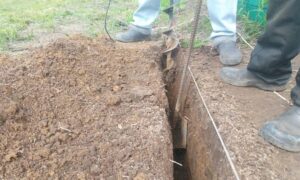 Траншея под забор