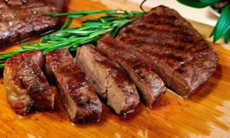 стейк из сочной говядины