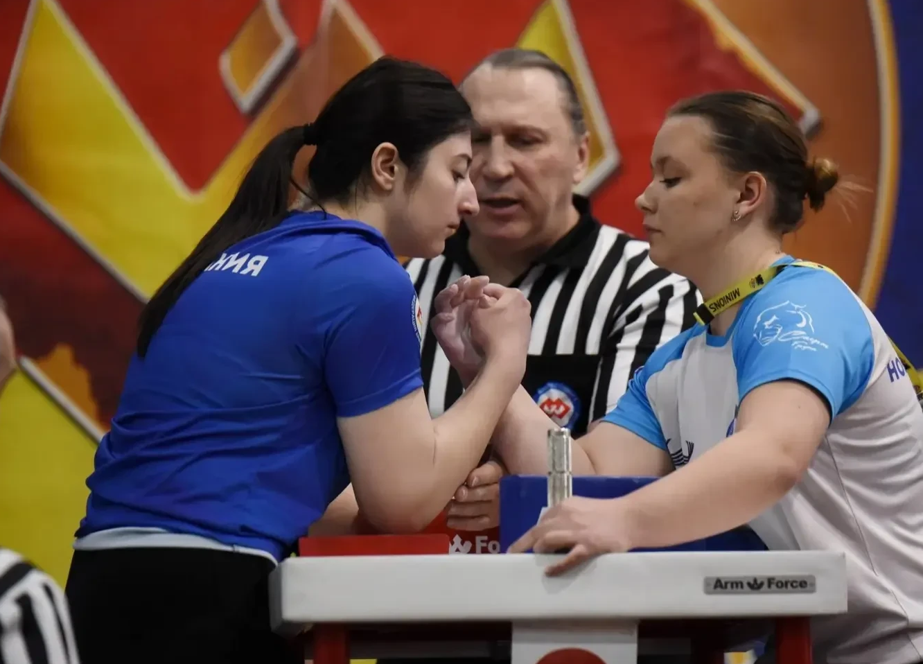 Соревнования по армрестлингу