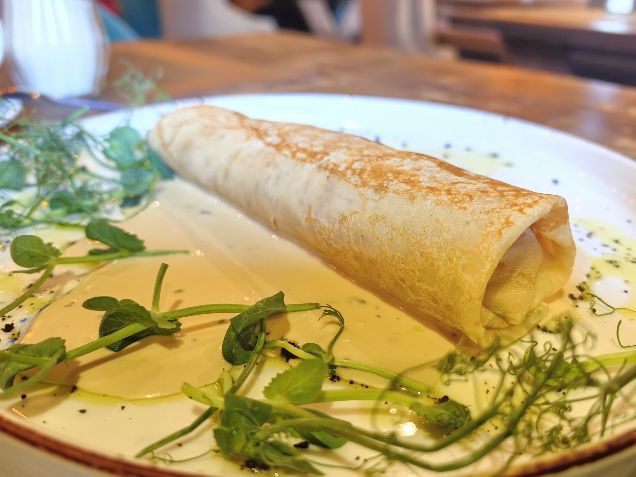 Блины с креветками и микрозеленью