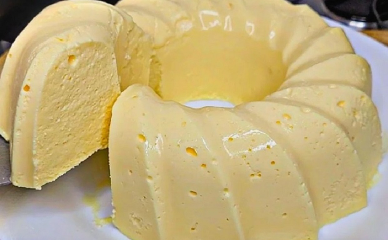 Десерт на тарелке