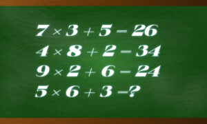 Математические примеры на зеленой доске