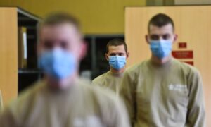 Отправка призывников к местам прохождения военной службы с городского сборного пункта Военного комиссариата города Москвы