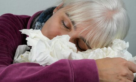 Женщина спит