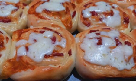 Булочки с сосисками