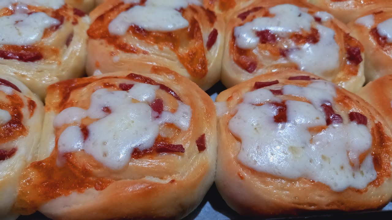 Булочки с сосисками