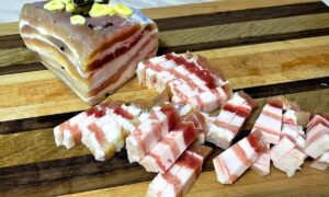 Сало с чесноком