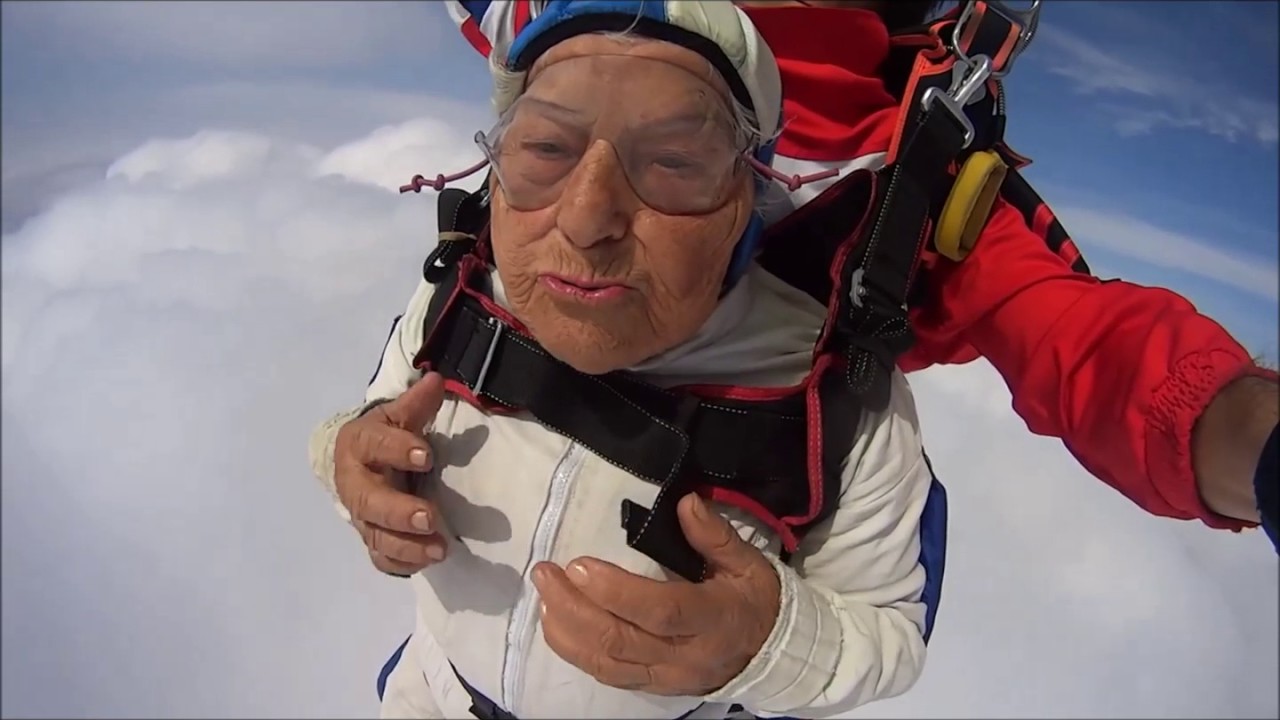 Бабушка туристка