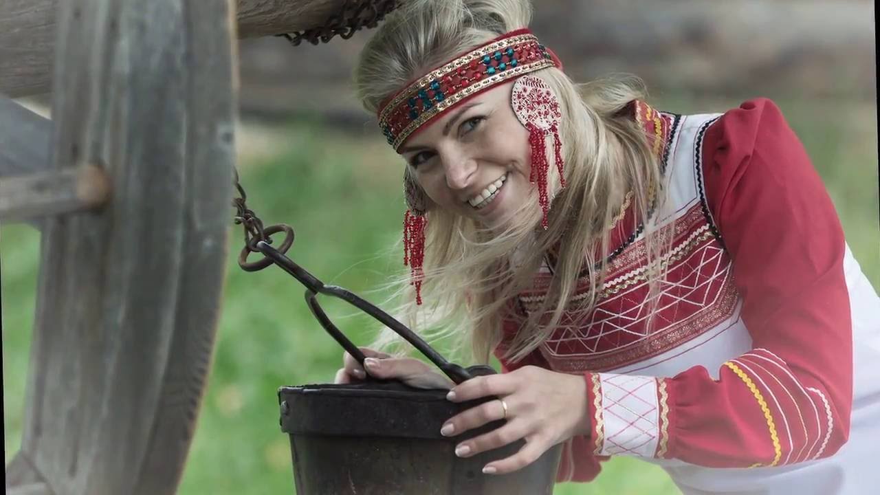 Девушка славянка