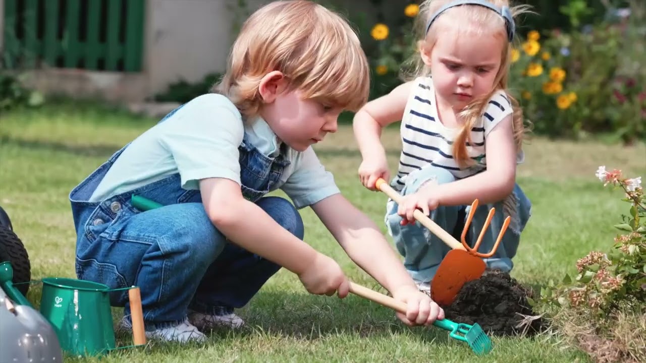 Дети в саду