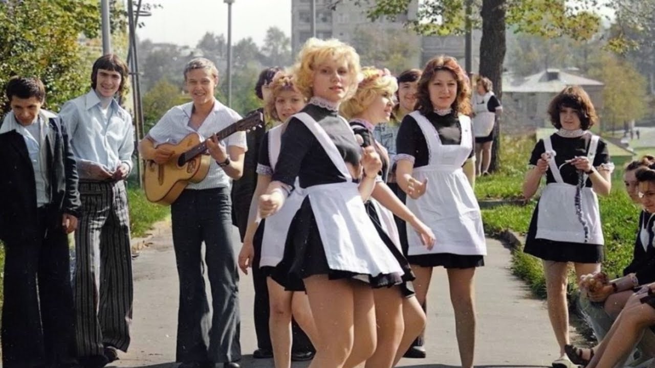 Советские школьницы